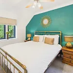 Host & - Church Lane Tatil Evi
