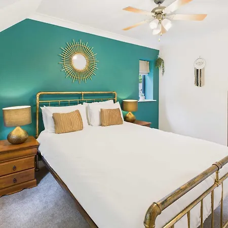 Host & - Church Lane Nunthorpe