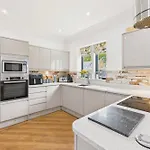 Host & - Church Lane * Nunthorpe
