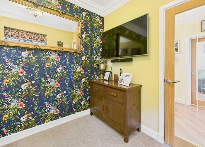 Host & - Church Lane Nunthorpe