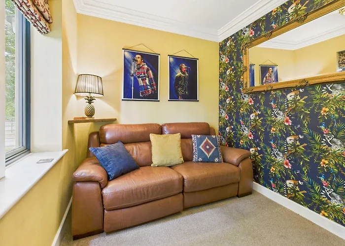 Host & - Church Lane * Nunthorpe